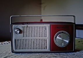 Radio-7320836_640